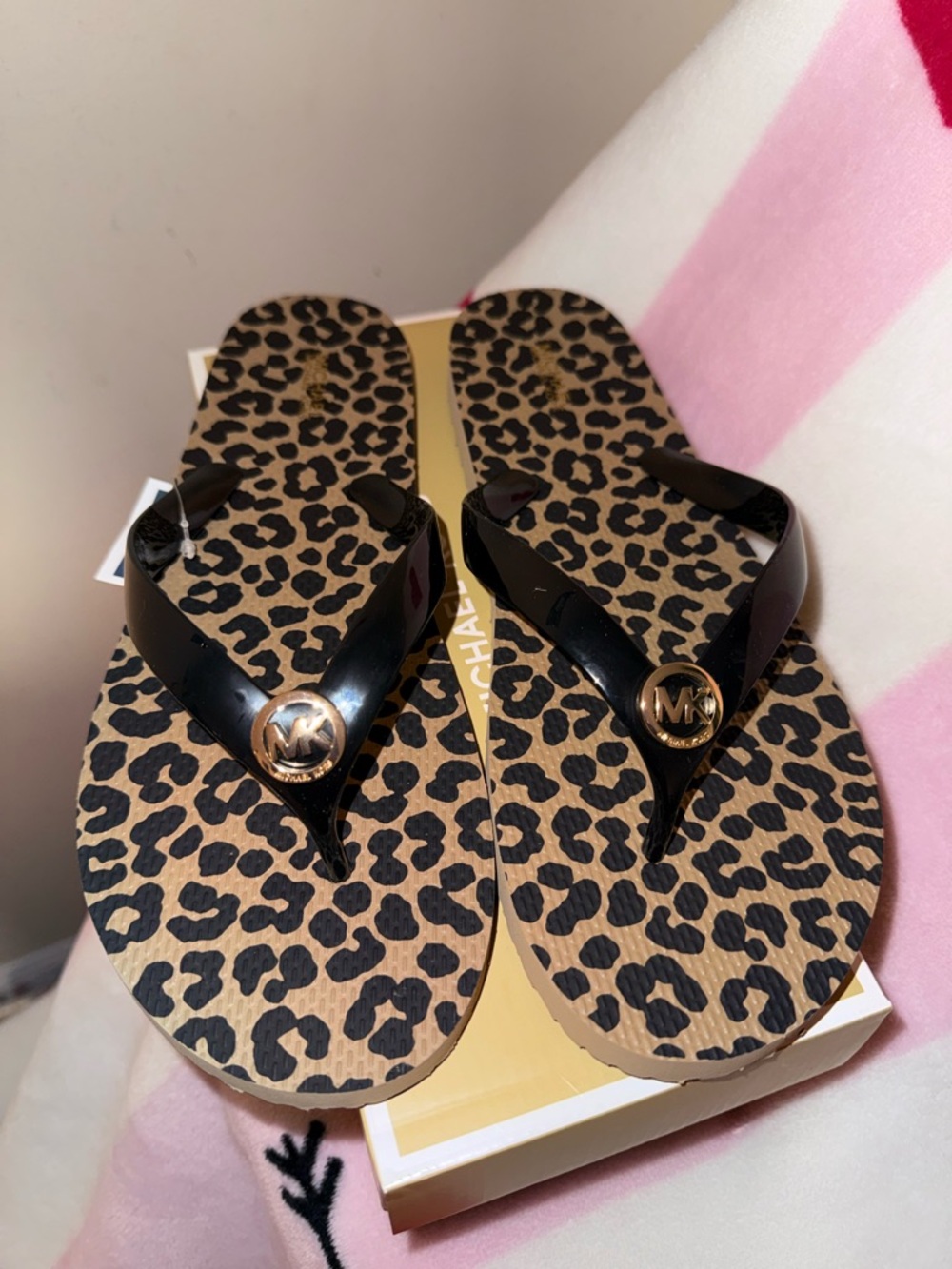 NWT Michael Kors Black/Camel Cheetah Print Flip Flops, Size 11
